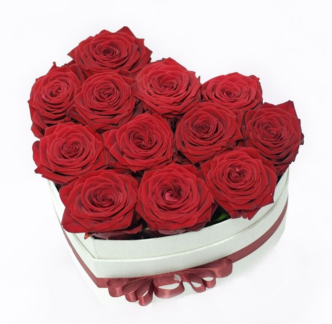 Сердце с 11 красными розами